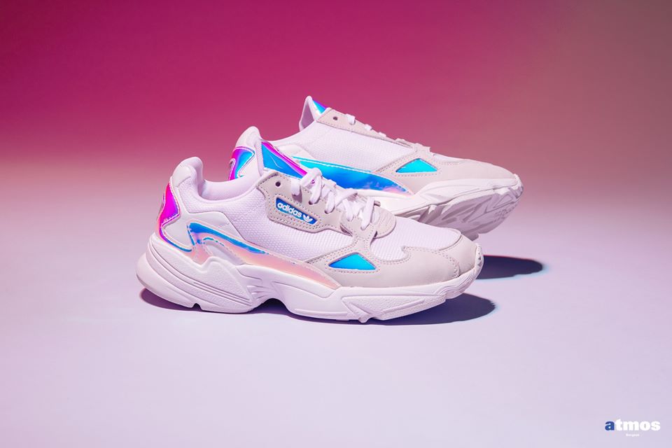 ADIDAS FALCON W atmos “HOLOGRAM" สนีกเกอร์สำหรับผู้หญิง ดีไซน์สวยงาม สีสันสดใสในราคาที่เอื้อมถึง วางจำหน่ายในไทยแล้ววันนี้ 
