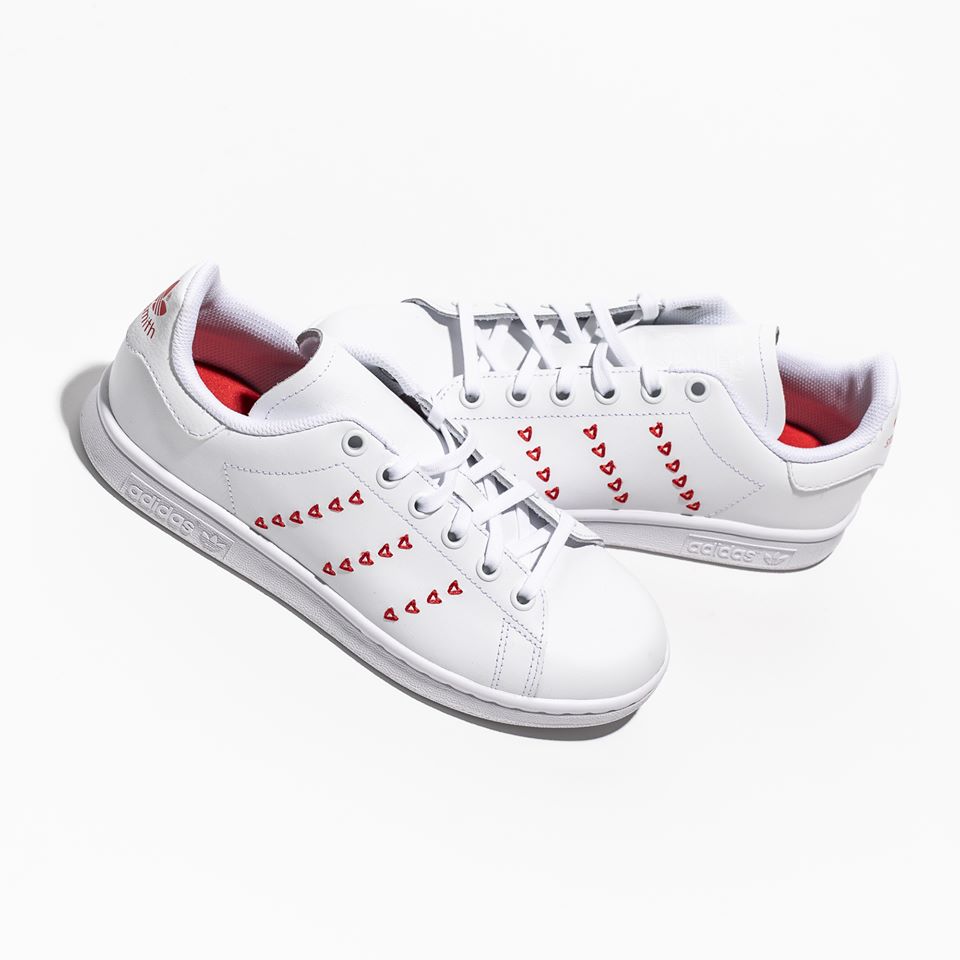 แนะนำรองเท้า ADIDAS STAN SMITH J สนีกเกอร์สุดสวยคลาสสิกในสไตล์รองเท้าเทนนิสยุคเก่า