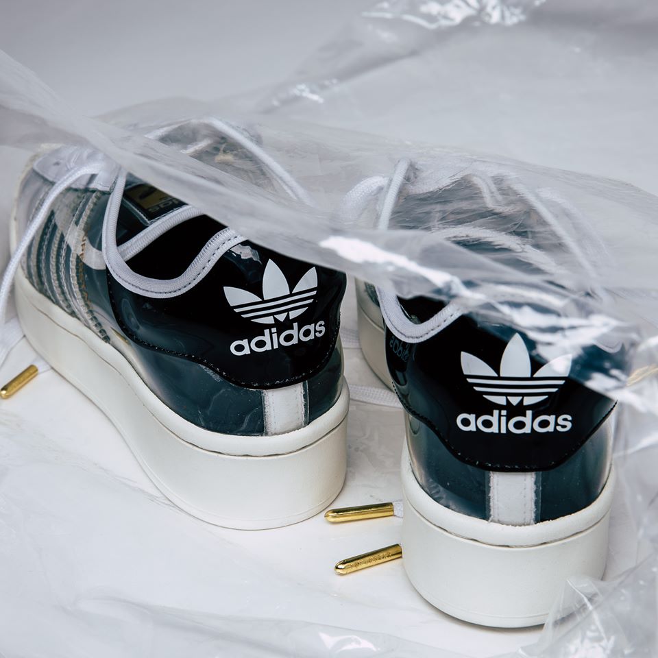 รองเท้า ADIDAS SUPERSTAR BOLD W รหัส FV3361 สนีกเกอร์สวยๆ สำหรับสุภาพสตรี มาในโทนสีสุภาพ ลวดลายสวยเรียบ