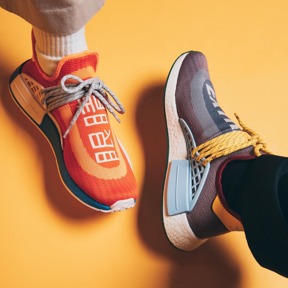 มาแล้ว รองเท้า PW HU NMD Extra Eye สนีกเกอร์ทรงตำนาน มาพร้อมสีสันสดใสสะดุดตา มีให้เลือก 2 ลาย