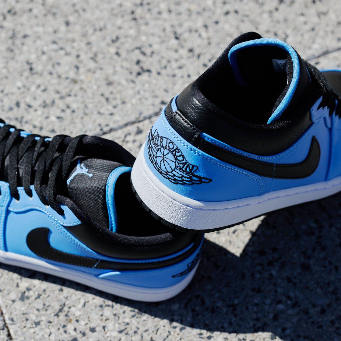 มาแล้ว AIR JORDAN 1 LOW "UNIVERSITY BLUE" รองเท้าบาสในตำนาน มาเที่ยวนี้ในธีมสีฟ้าสุดเท่ ไม่เหมือนรุ่นใดมาก่อน