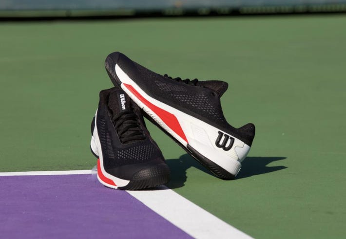 รองเท้าเทนนิสผู้ชาย WILSON Rush Pro 4.0 เป็นอีกรุ่นหนึ่งของรองเท้าที่ได้รับความ