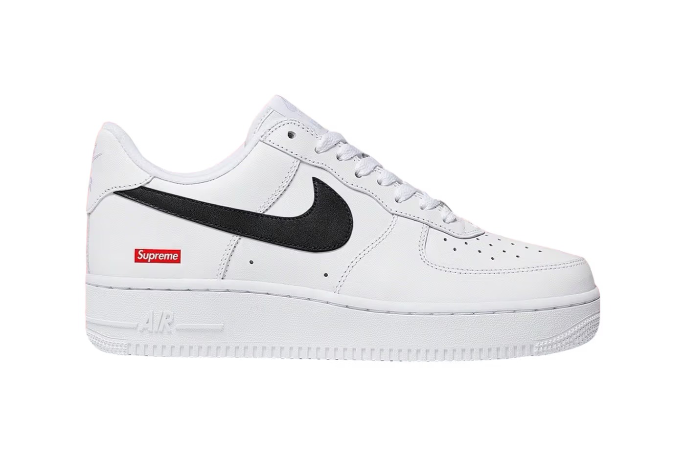 Supreme x Nike Air Force 1 Low "White/Black" และ "Black/White" เตรียมปล่อยซีซันหน้า! แฟนๆ สนีกเกอร์ต้องไม่พลาด
