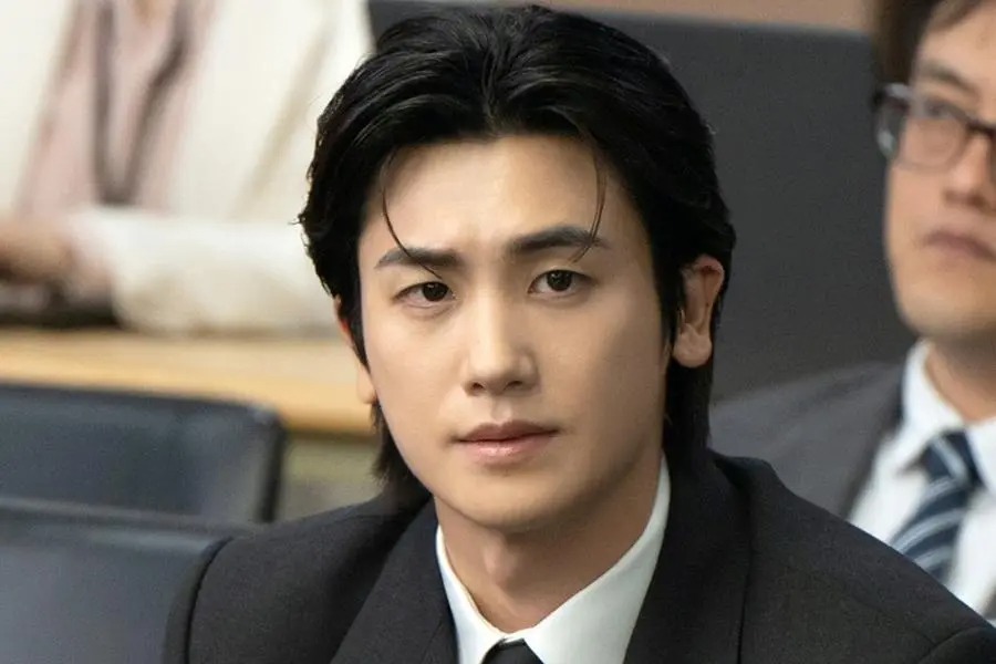 Park Hyung Sik สร้างความประทับใจด้วยการเปลี่ยนโฉมตัวละครสุดเข้มใน "Buried Hearts"