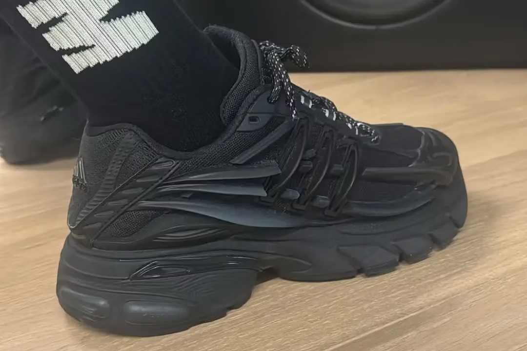 Pharrell x adidas Jellyfish “Triple Black” สีดำล้วนสุดเท่ เตรียมวางขายเร็ว ๆ นี้!