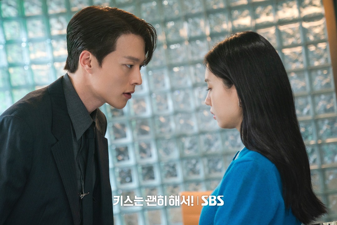 รีวิว Dynamite Kiss: เมื่อ Ahn Eun Jin งัดข้อ Jang Ki Yong! เจาะลึกฉากปะทะเดือดที่พิสูจน์ว่านางเอกยุค 2025 ไม่ใช่คนยอมใคร
